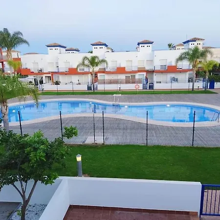 Casa Familiar A Pie De Piscina Vera